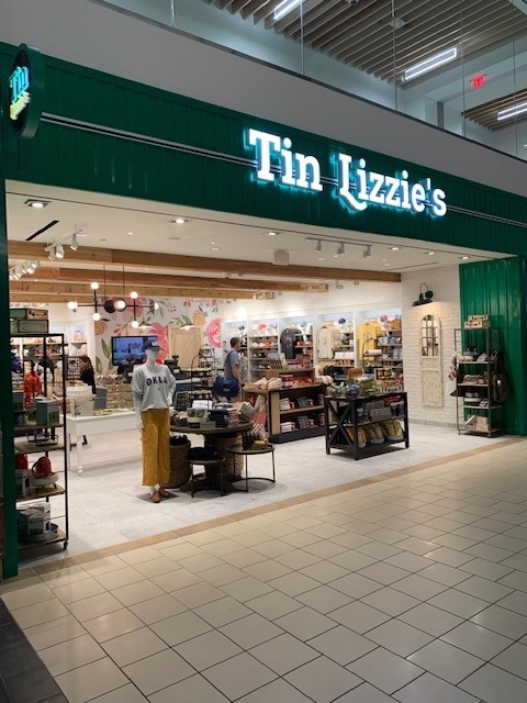 Deluxe Built Tin Lizzie's store front